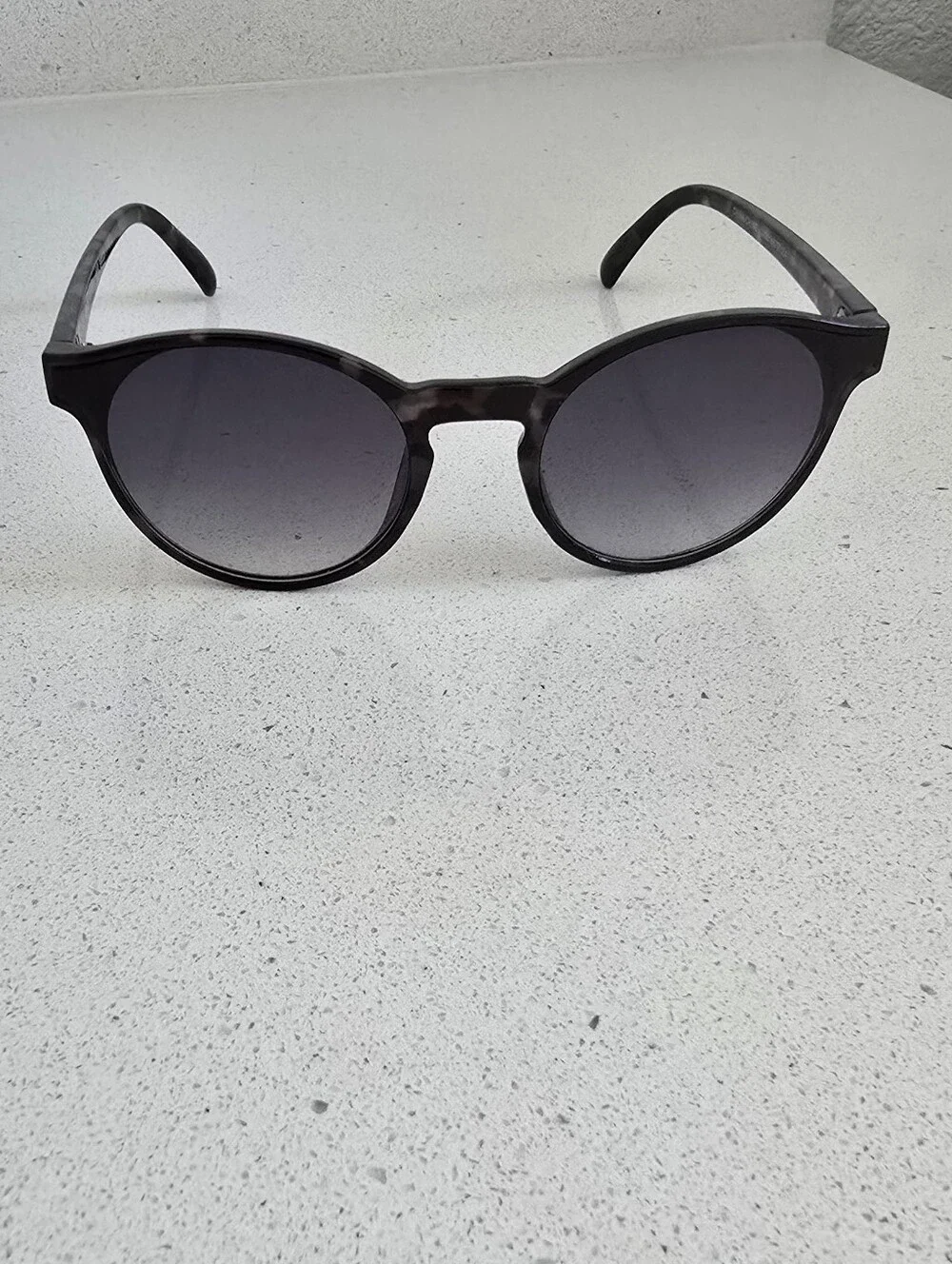 Round Black Gradient Sunglasses